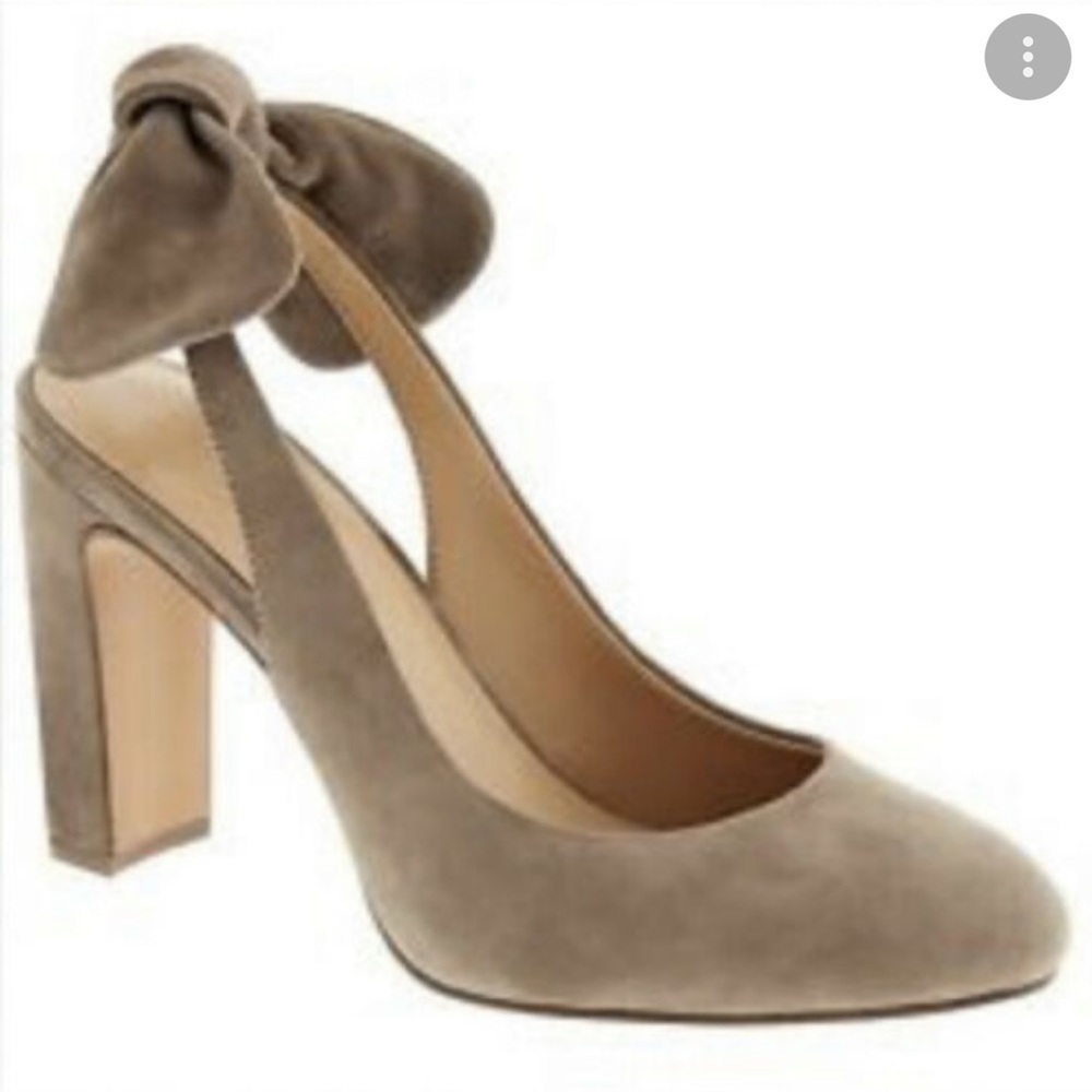 Banana republic suede heels